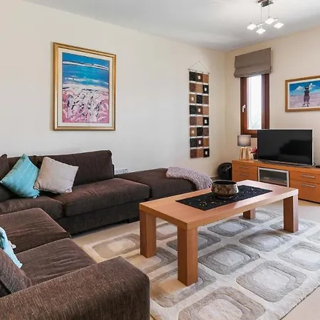 Вилла Fantastic Junior Cz02 Salamis With Gorgeous Views, Aphrodite Hills Куклия