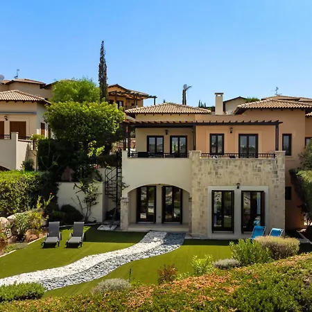 Fantastic Junior Cz02 Salamis With Gorgeous Views, Aphrodite Hills Вилла Куклия