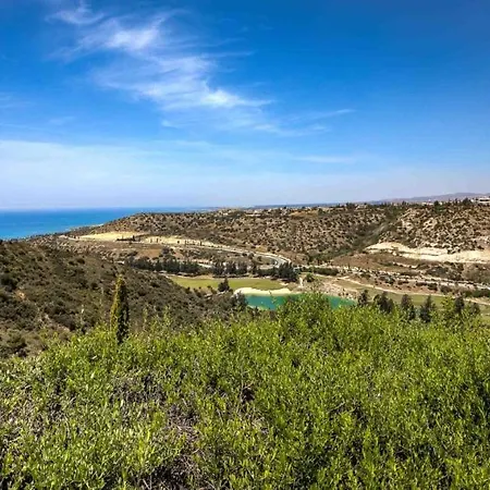 Fantastic Junior Cz02 Salamis With Gorgeous Views, Aphrodite Hills ヴィラ